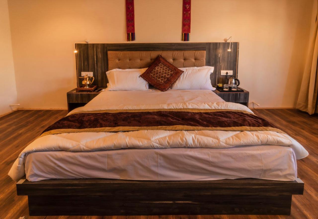 Sindhu Residency Hotel She Eksteriør billede