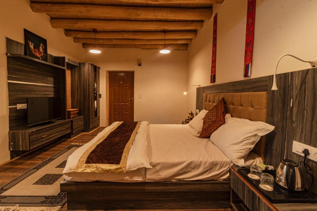 Sindhu Residency Hotel She Eksteriør billede